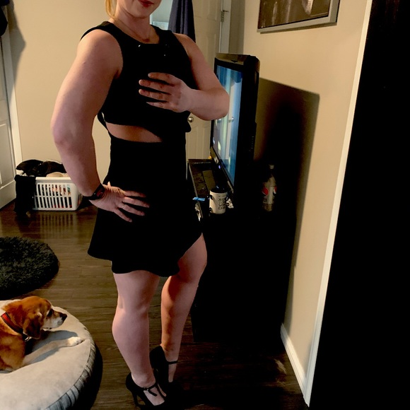 Not your moms LBD - Picture 5 of 5